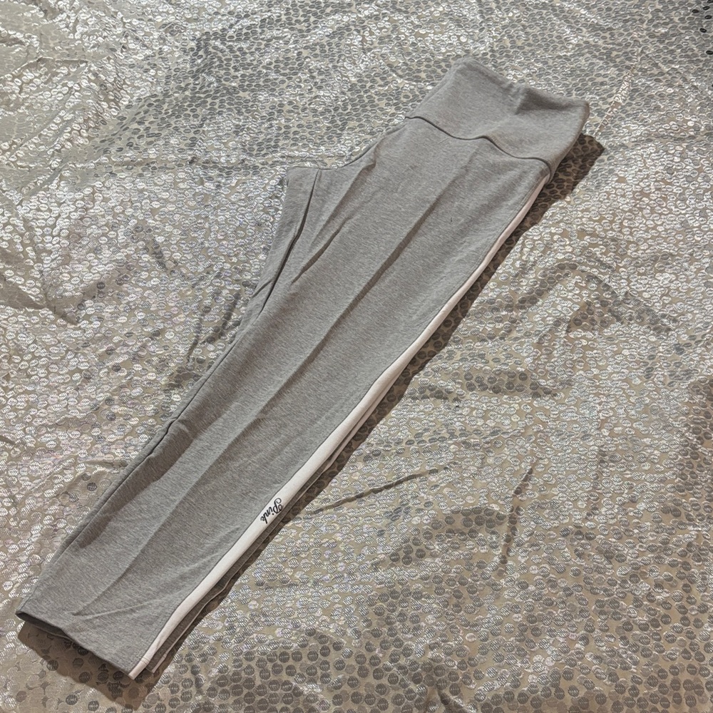 PINK Gray Leggings